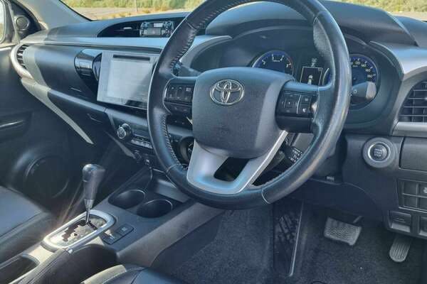 2017 Toyota Hilux SR5 (4x4) GUN126R MY17